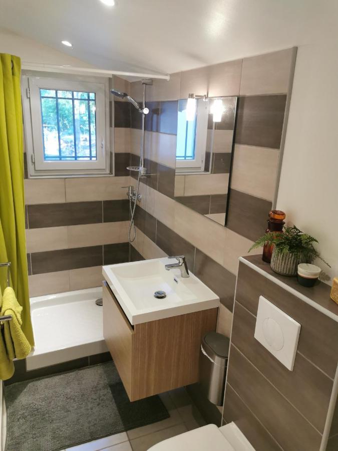 Studio De Charme En Provence, Piscine Et Jacuzzi Partages Le Luc Exterior foto